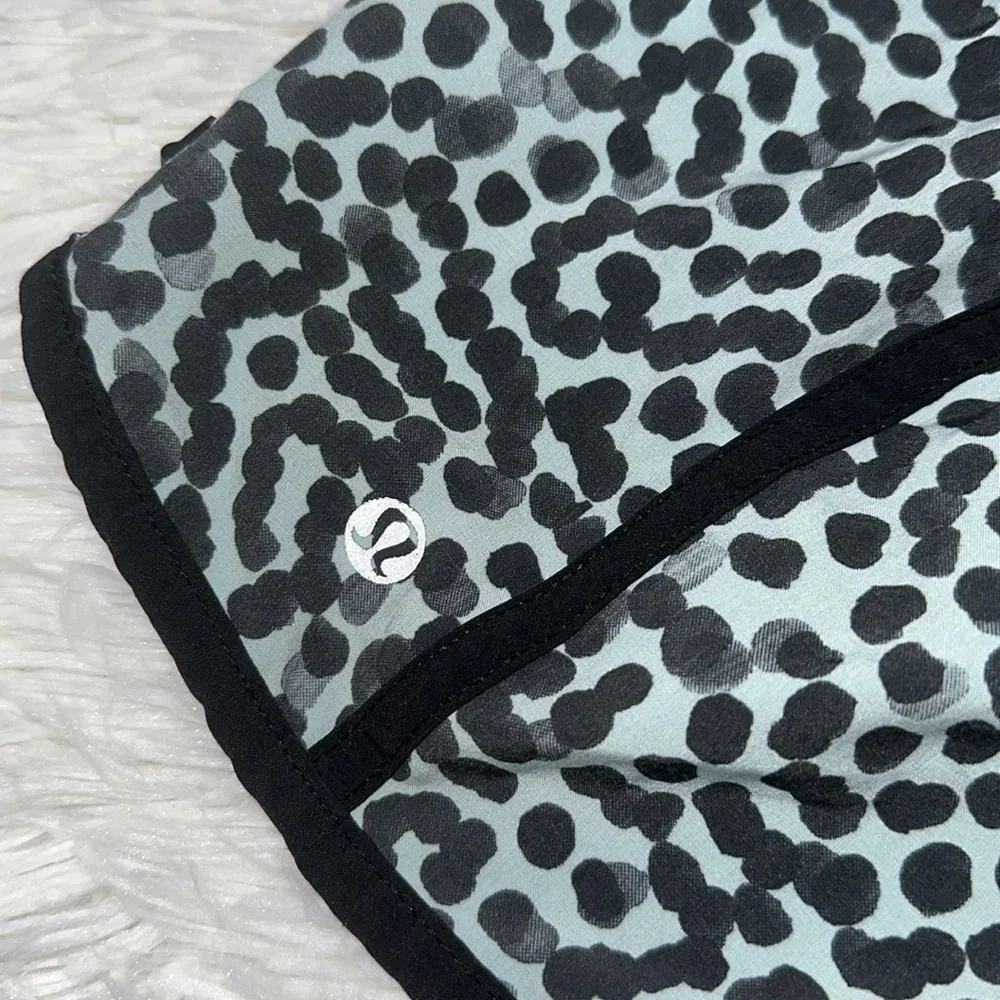 Lululemon Tracker Short III *4-way Stretch Ace Spot Tranquil Blue Black / Black